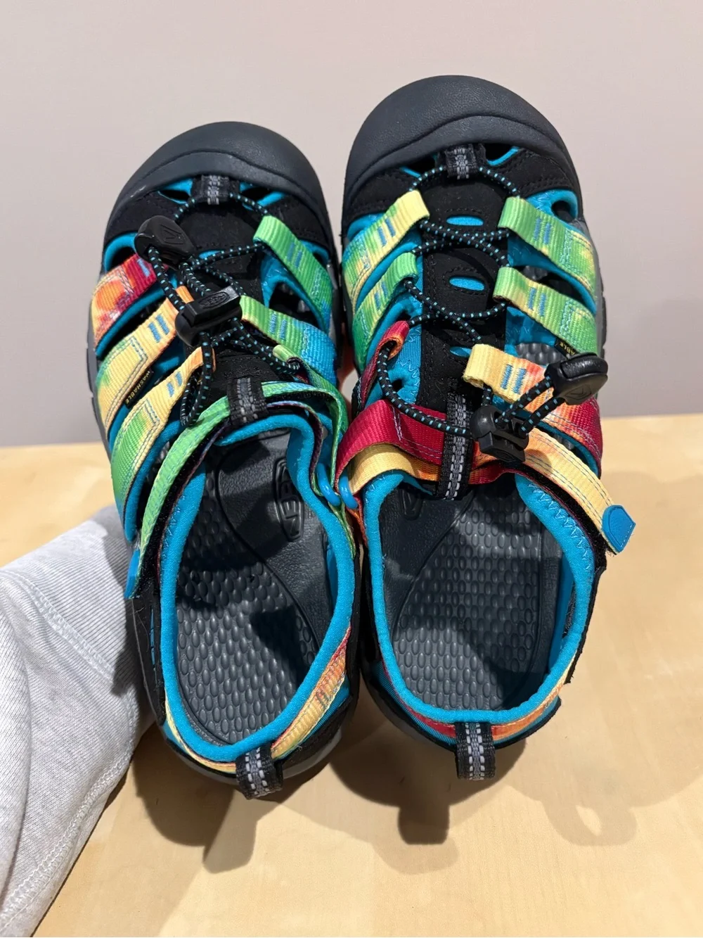 KEEN Newport H2 Big Kids Rainbow Tie Die Closed Toe Sandals size 5 - Picture 7 of 9